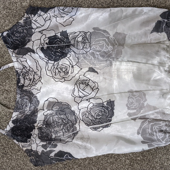 Vanity Women's Small Top - Picture 2 of 8